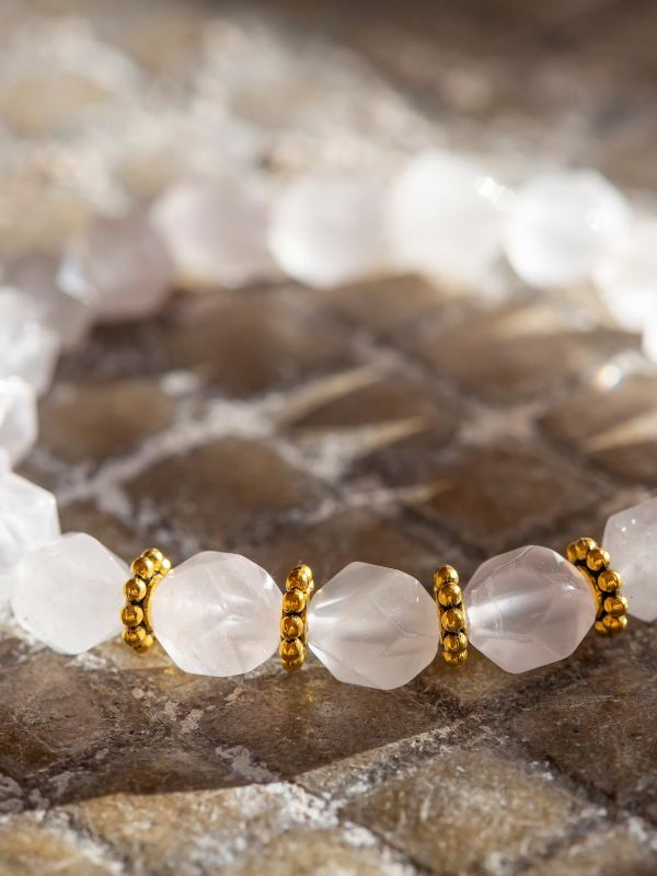 Pulseira de perolas variadas