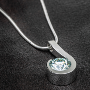 Colar Cristal no Pingente