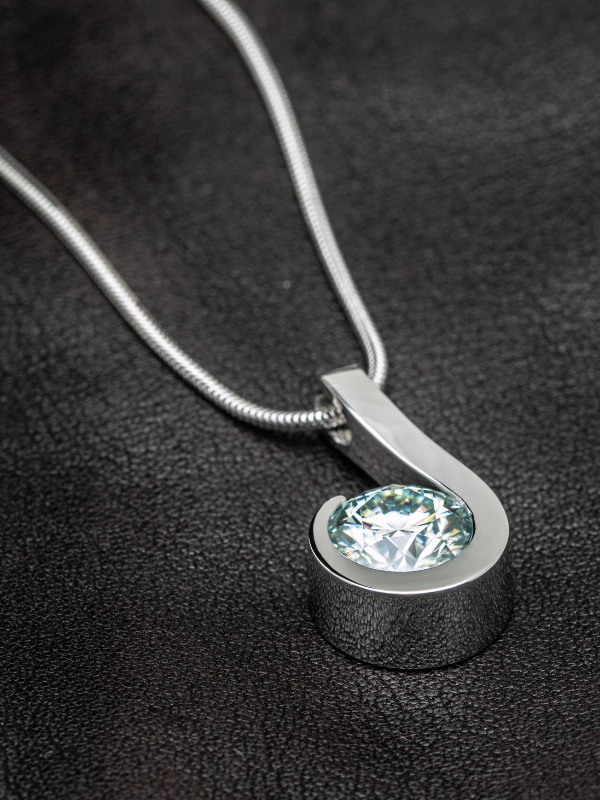 Colar Cristal no Pingente