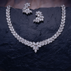 Conjunto Colar Brinco Pétalas Cristais