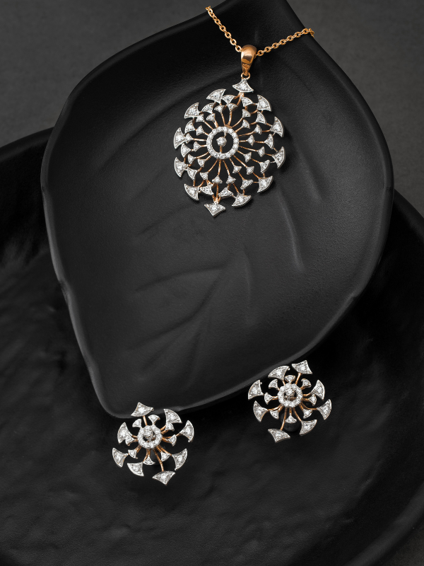 Conjunto Colar Brinco Dourado com Strass