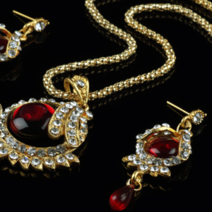 Conjunto Colar Brinco Dourado Pedra Vermelha