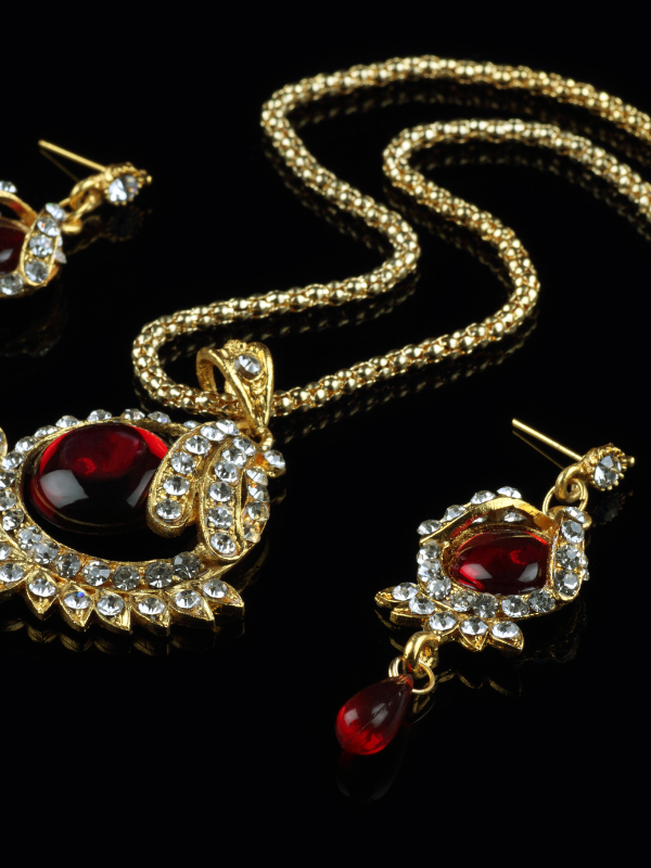 Conjunto Colar Brinco Dourado Pedra Vermelha